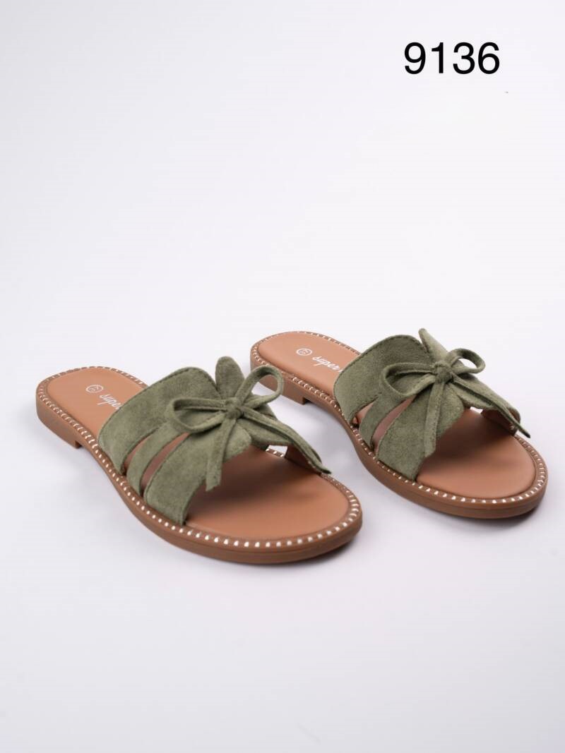 Klapki damskie Roz 36-41 / 12 par
